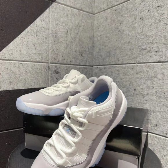 Air Jordan 11 low Cenment Grey - Picture 6 of 6